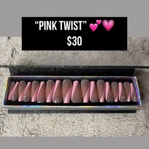 “Pink Twist” 💕💗
$30/w sparkly magnetic box